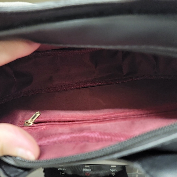 NWT Violin Shaped Black and Tan Crossbody Bag - Picture 5 of 7